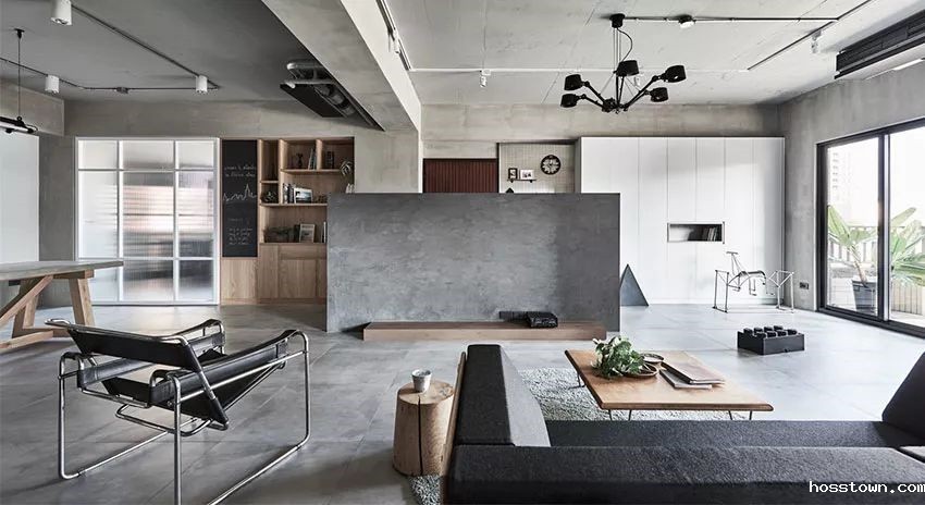 以工业风的taptap下载官服正版作为贯穿室内的线索,却不乏温暖与活力