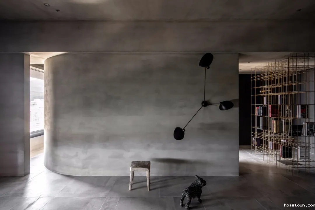 以工业风的taptap下载官服正版作为贯穿室内的线索,却不乏温暖与活力